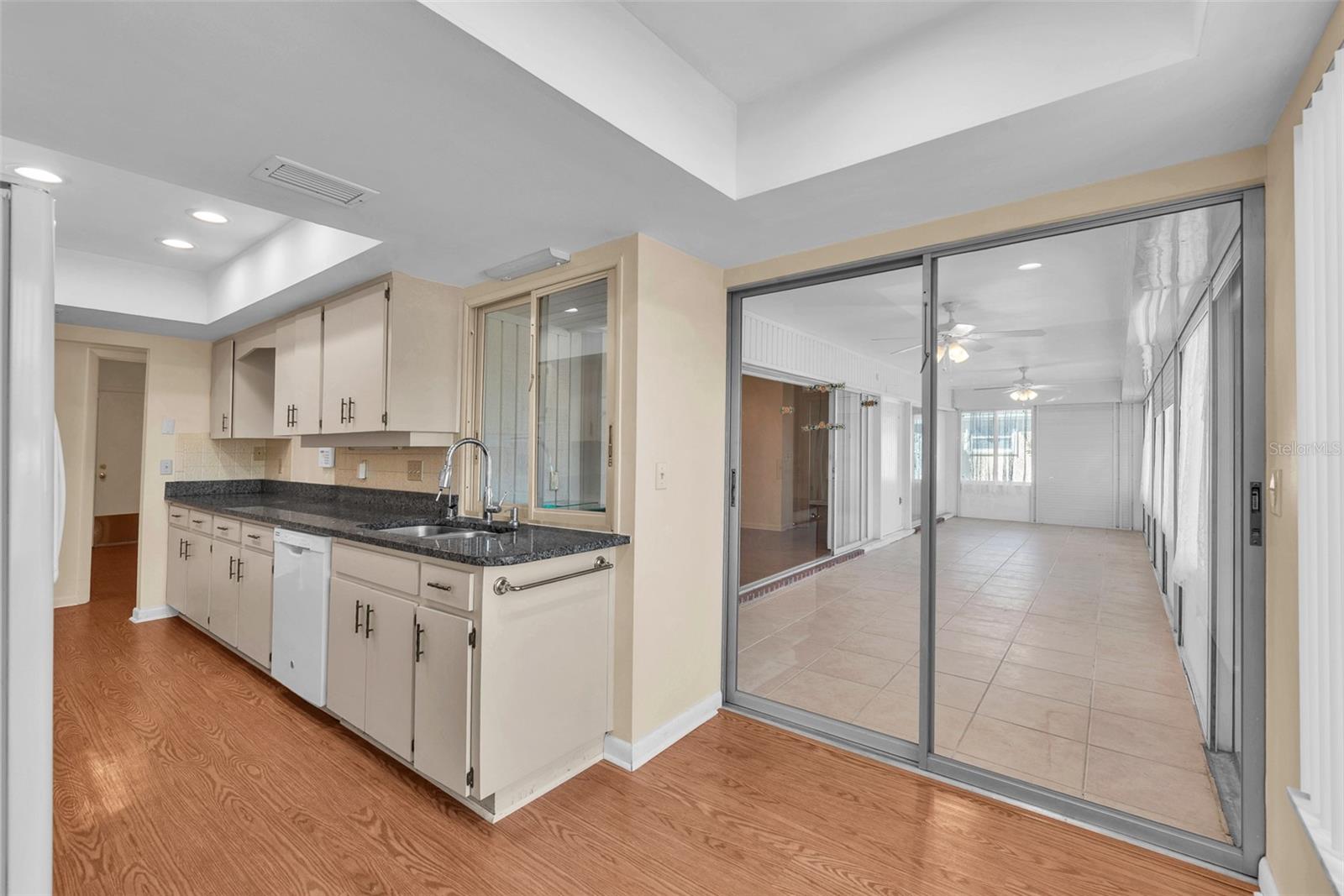 SUN CITY CENTER UNIT 32 - Residential