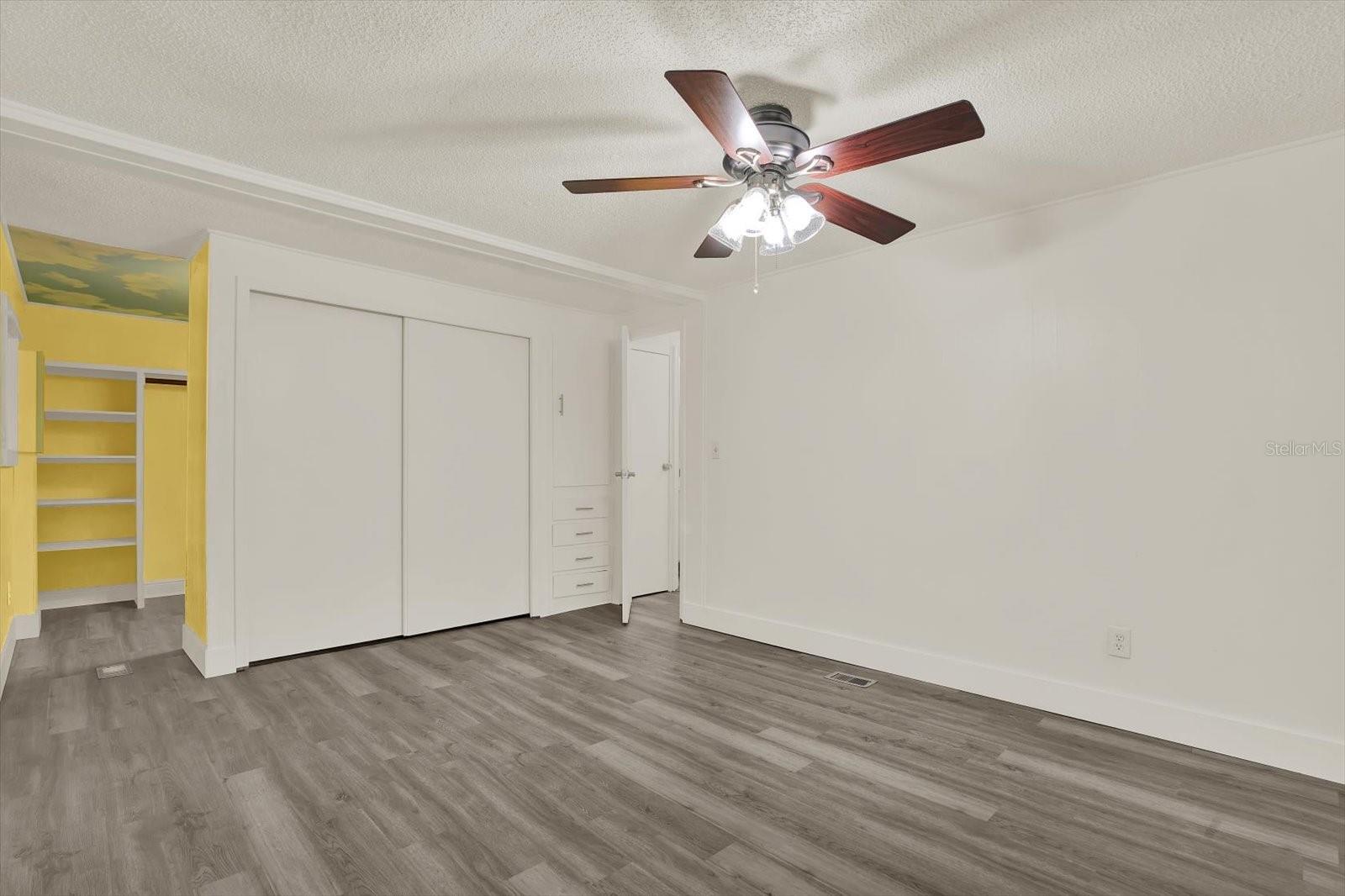 MOON LAKE ESTATES - Residential