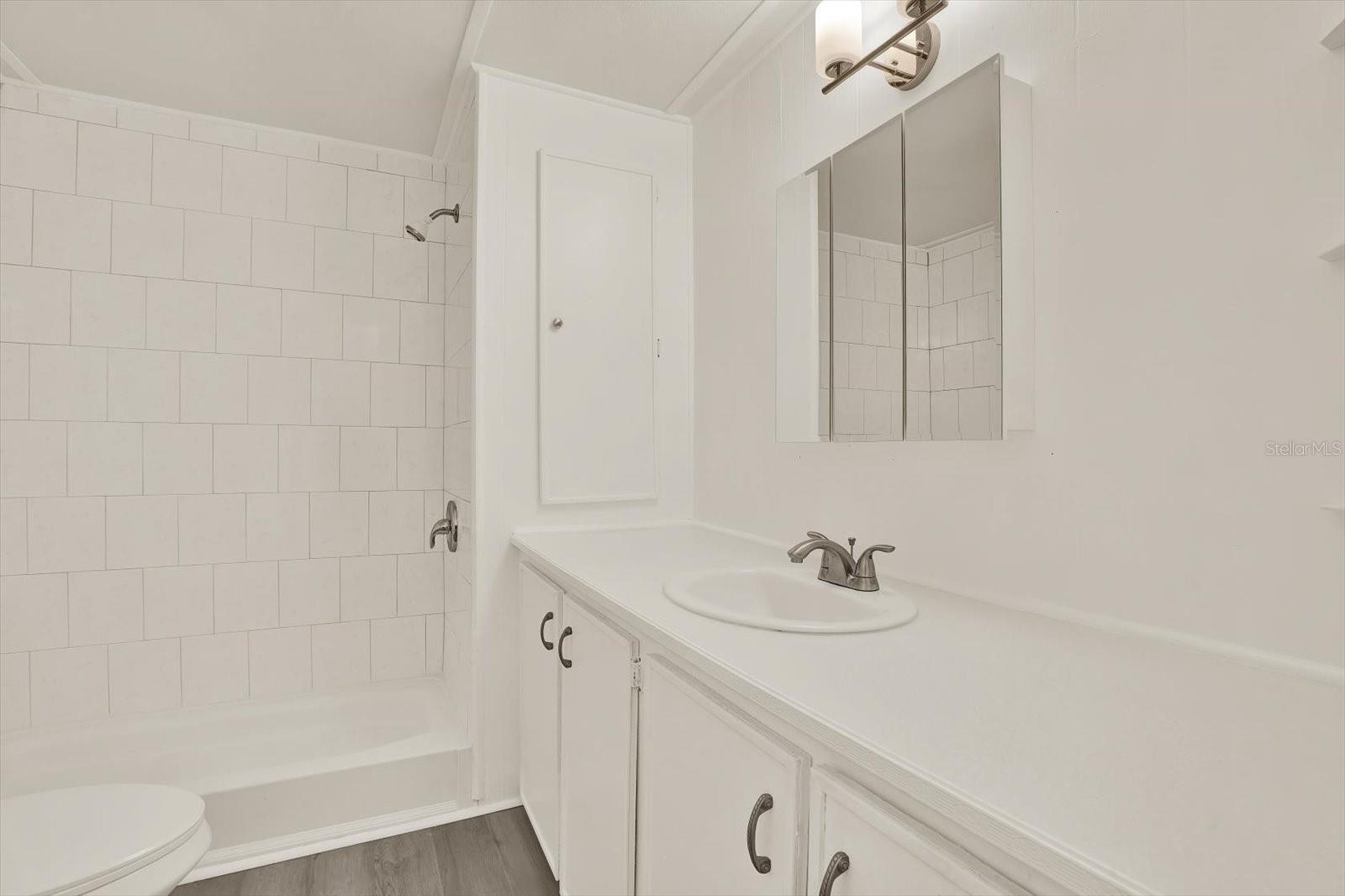 MOON LAKE ESTATES - Residential