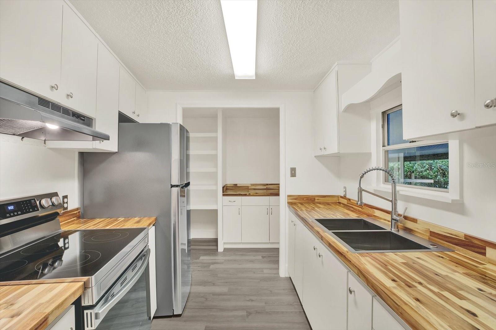 MOON LAKE ESTATES - Residential