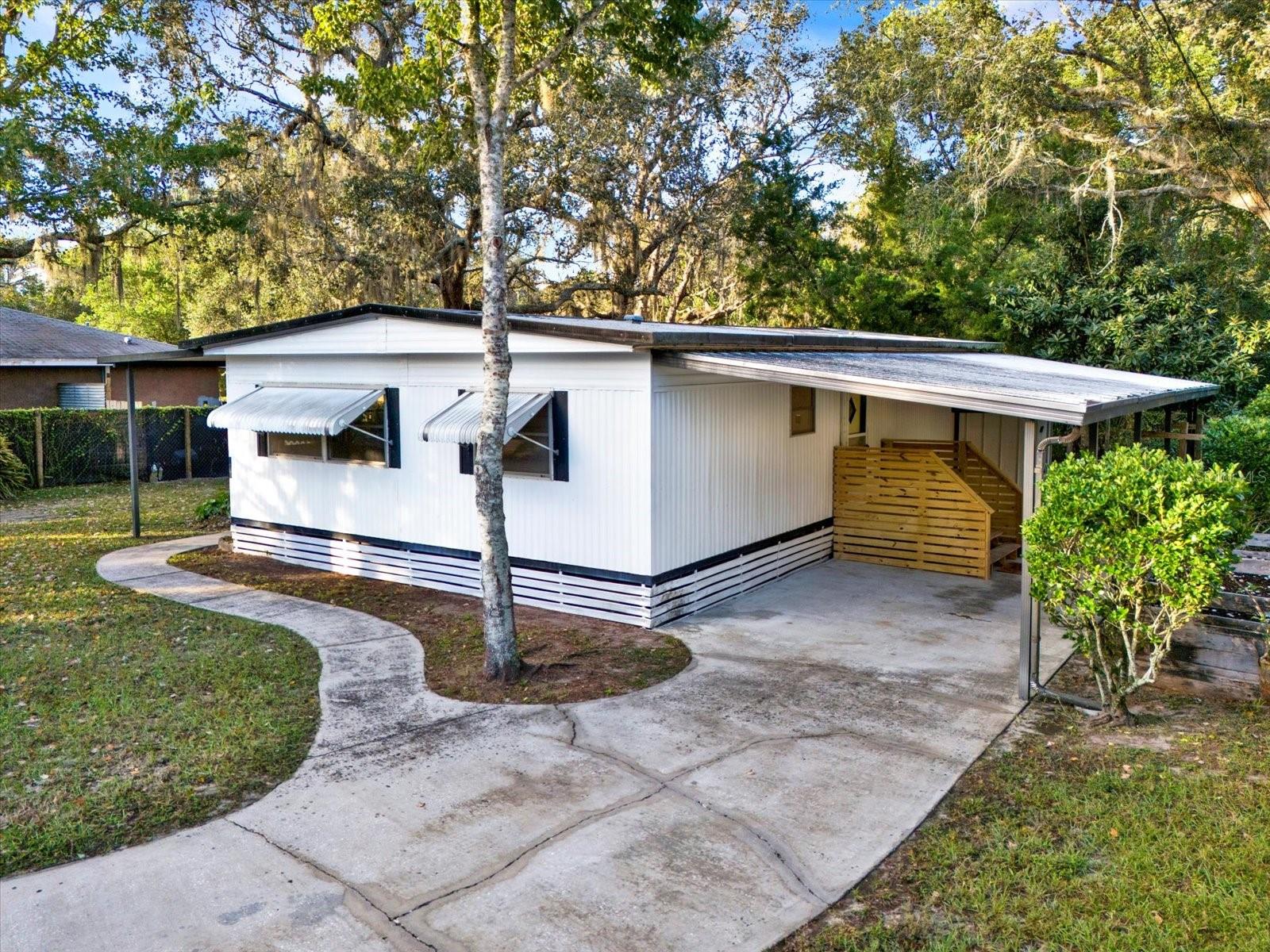 MOON LAKE ESTATES - Residential