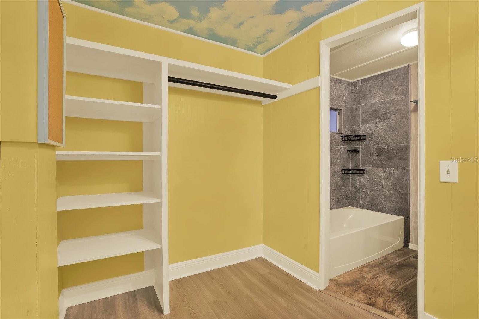 MOON LAKE ESTATES - Residential