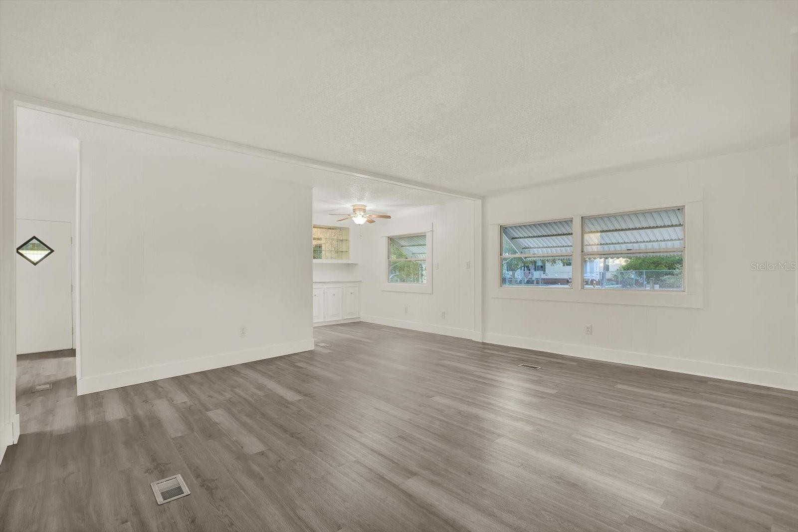 MOON LAKE ESTATES - Residential