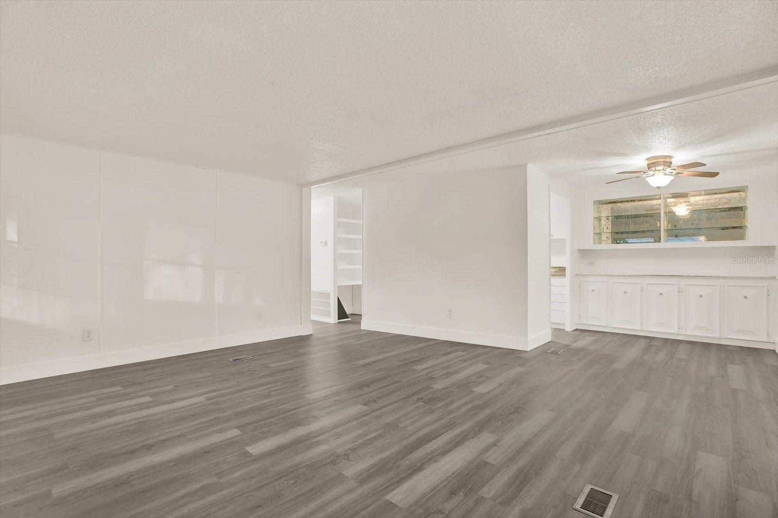 MOON LAKE ESTATES - Residential