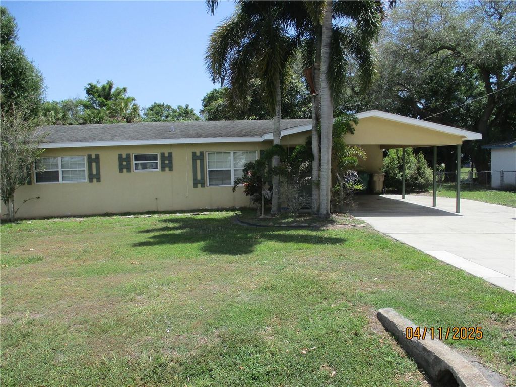 Photo of 1107 SE 8th Avenue, Okeechobee, FL 34974 (MLS # OK225109)