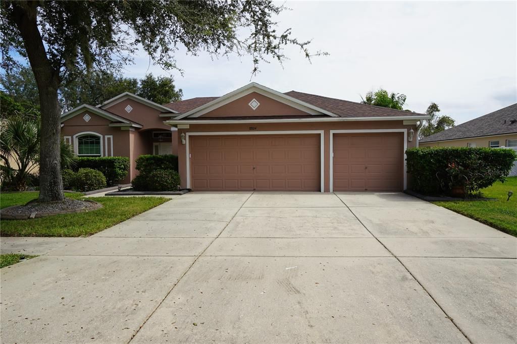 Photo of 8804 ABERDEEN CREEK CIRCLE, RIVERVIEW, FL 33569 (MLS # T3407560)