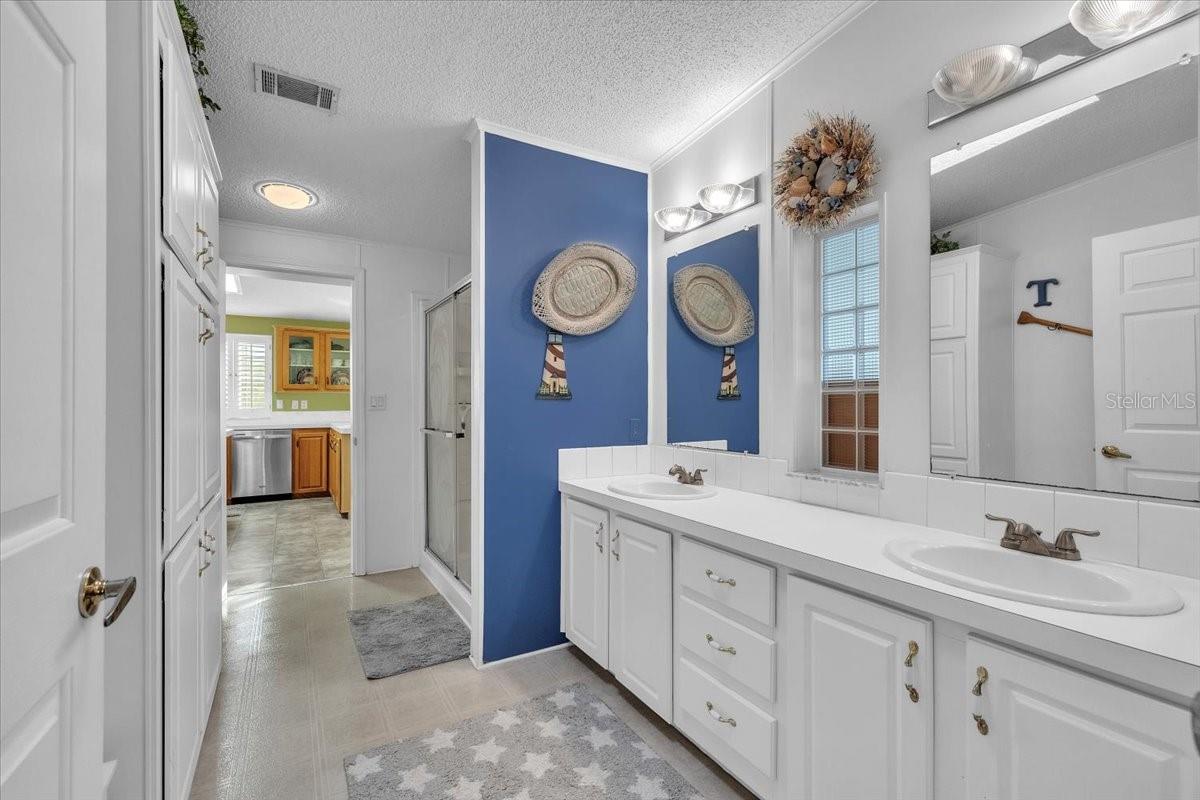 VENTURA LAKES - Residential