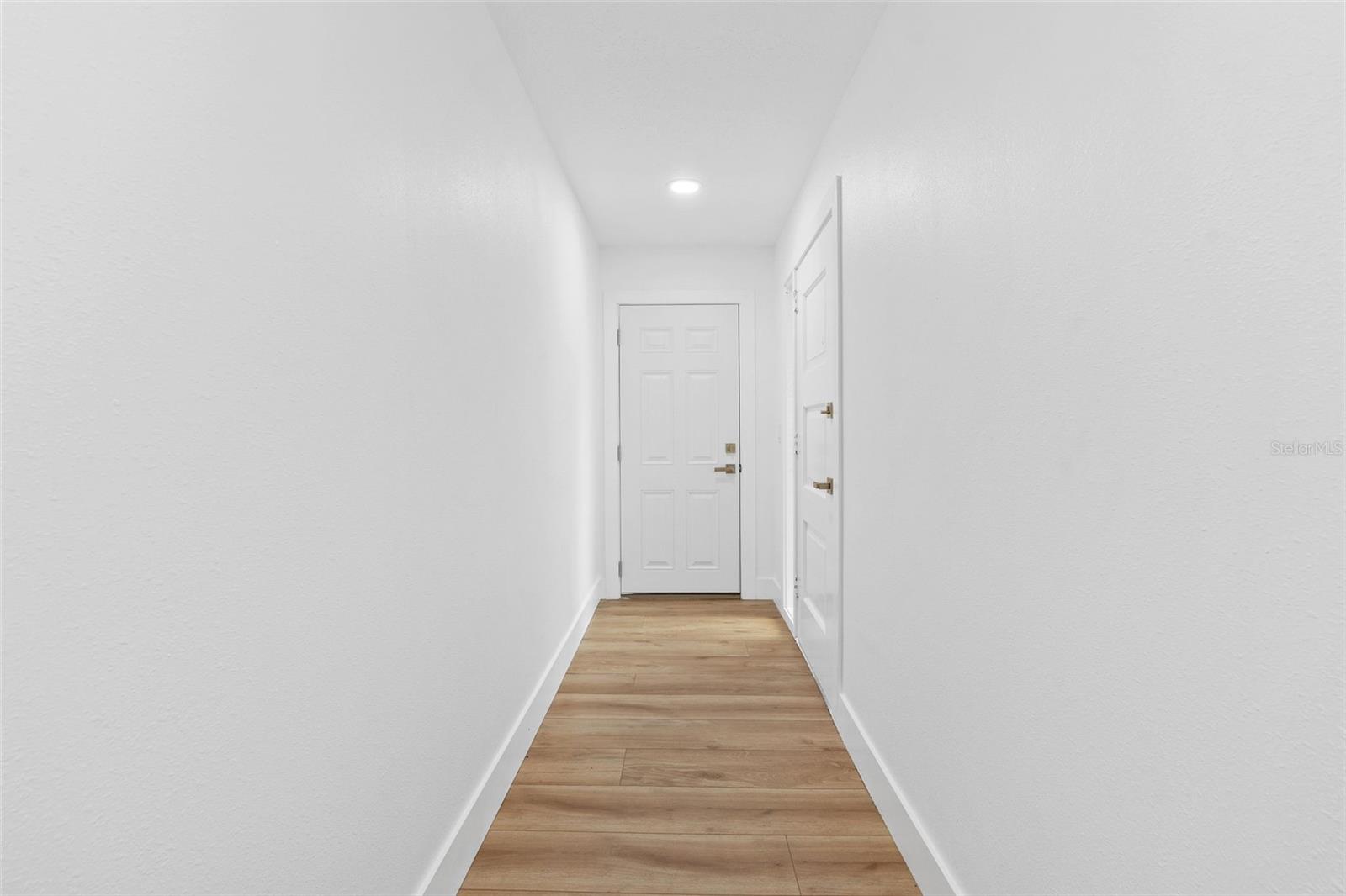2512 LAKE ELLEN CIRCLE