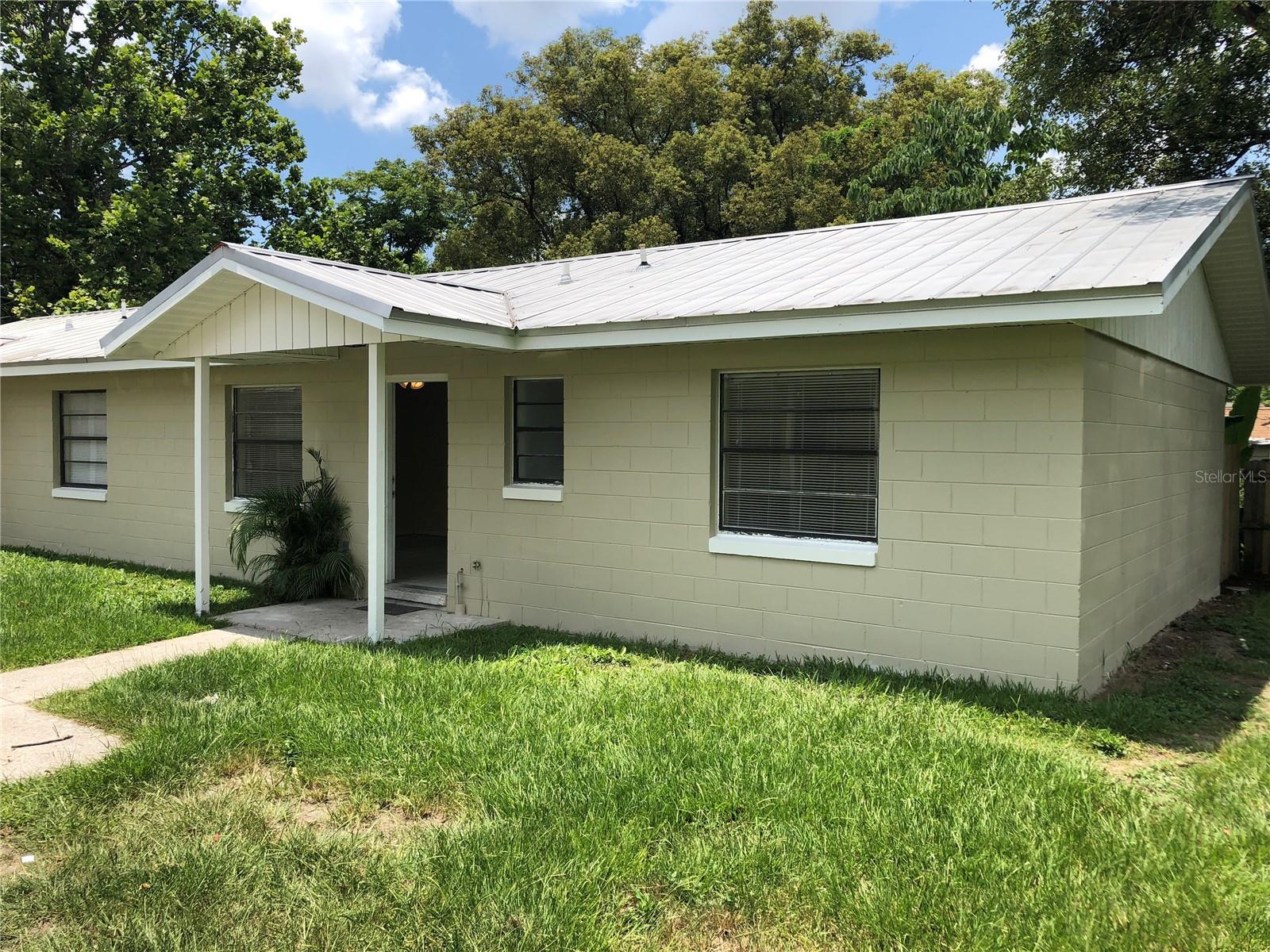 Recently renovated 3 bedroom, 1 bath duplex unit. The home has newer cabinets, granite counter tops, newer appliances, new plumbing and electrical fixtures and a fresh paint job.
Looking for a tenant that will pay rent on time, take care of the place and stay a while. Pets are ok, but not preferred.
There is a $60 application fee per adult.
Requirements for Approval are:
Verifiable Income
No Evictions
Credit Scores under 620 are subject to a higher deposit, Credit under 540 will be declined