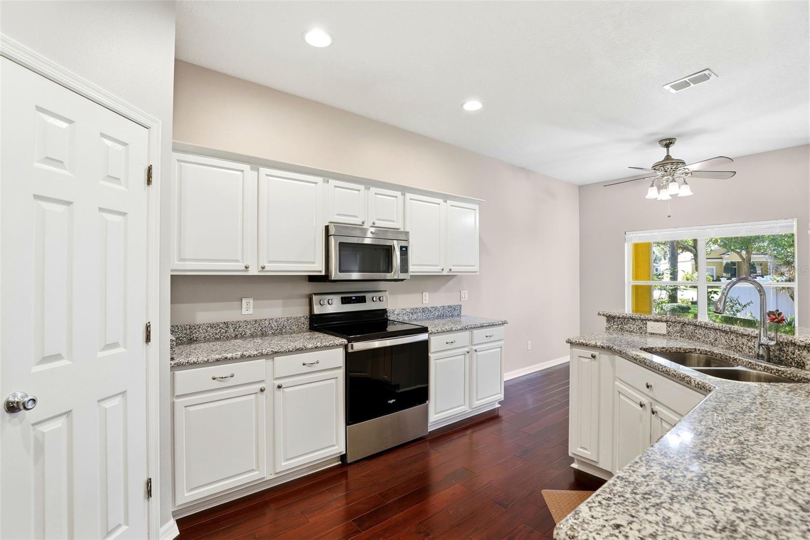 LOST LAKE ESTATES - Residential