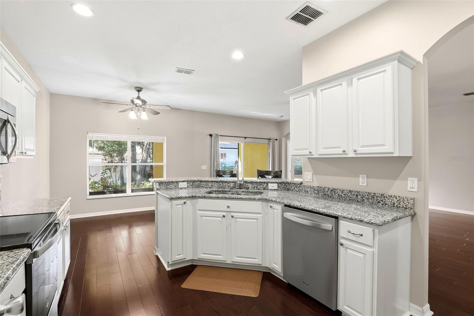 LOST LAKE ESTATES - Residential