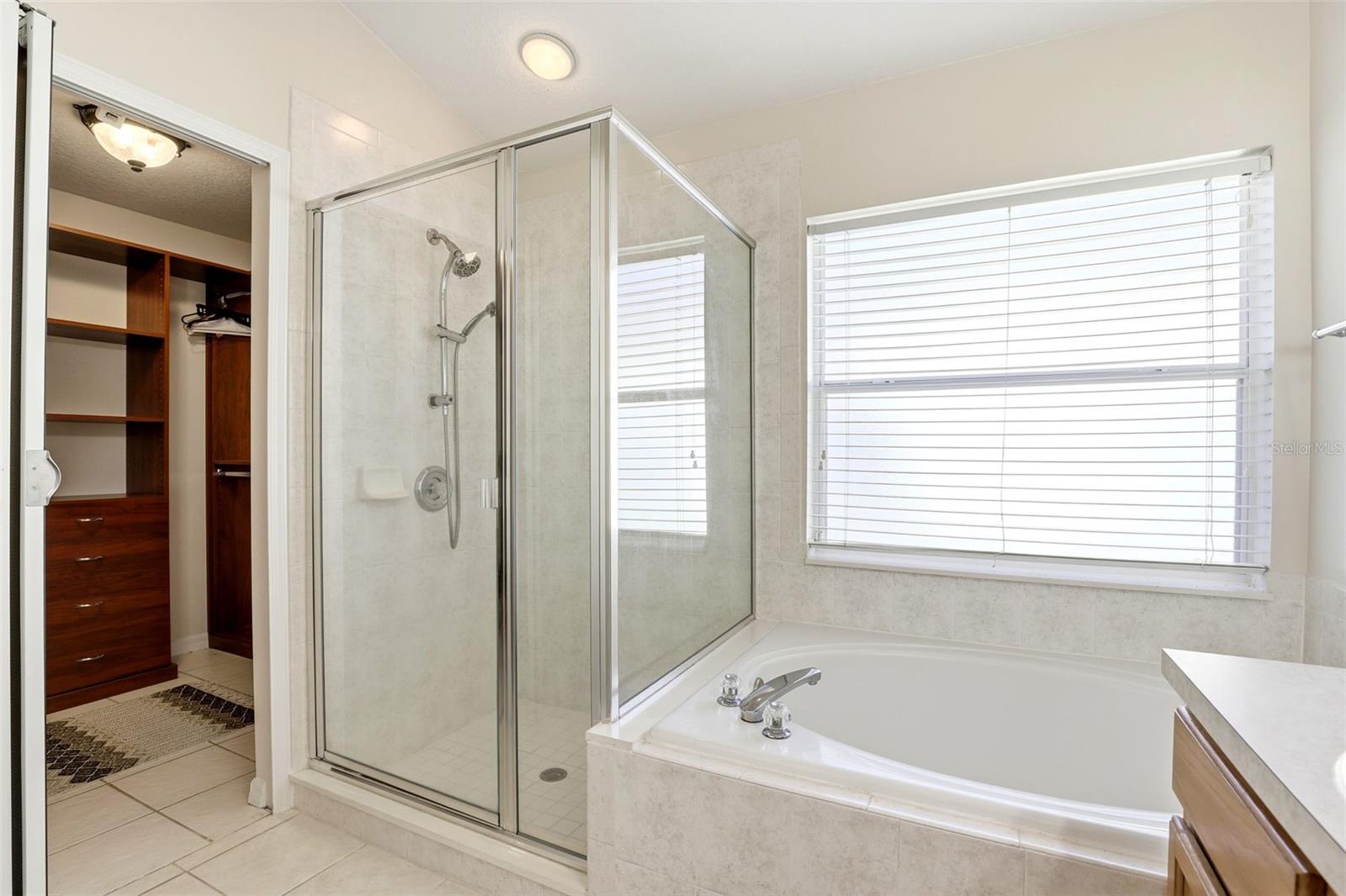 LOST LAKE ESTATES - Residential