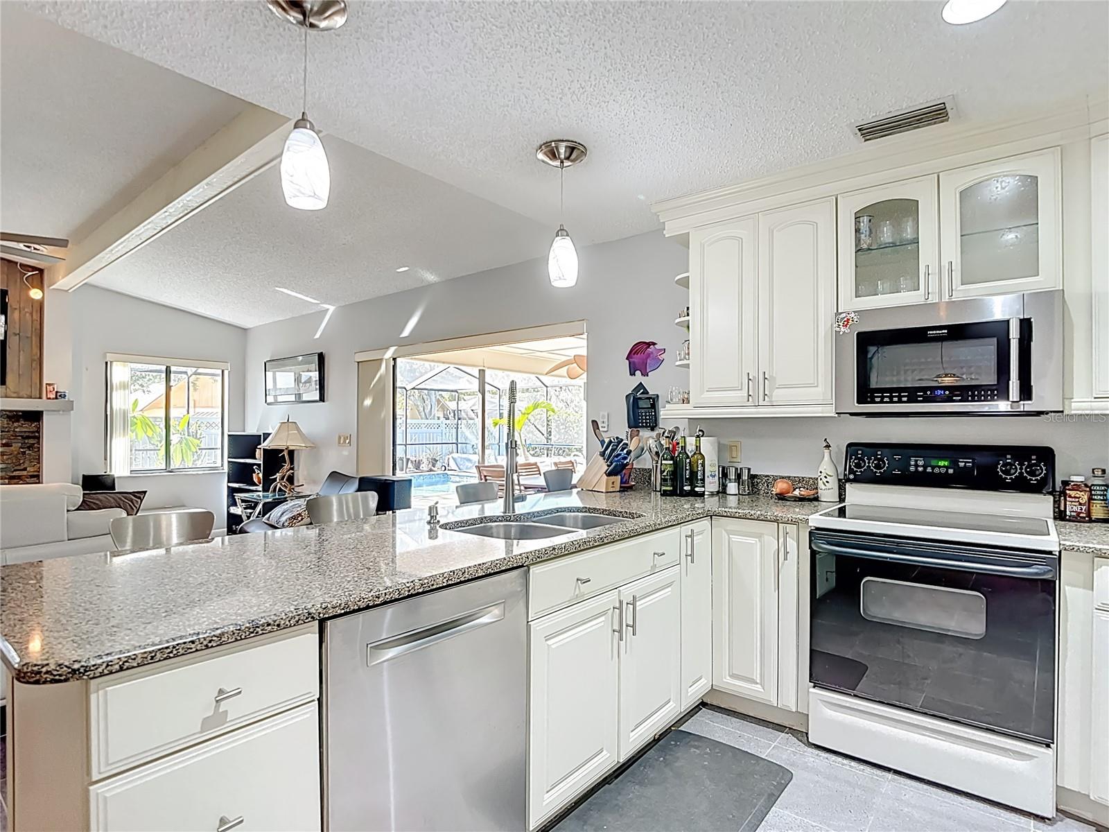 TAMPA PALMS UNIT 3 REP OF - Residential