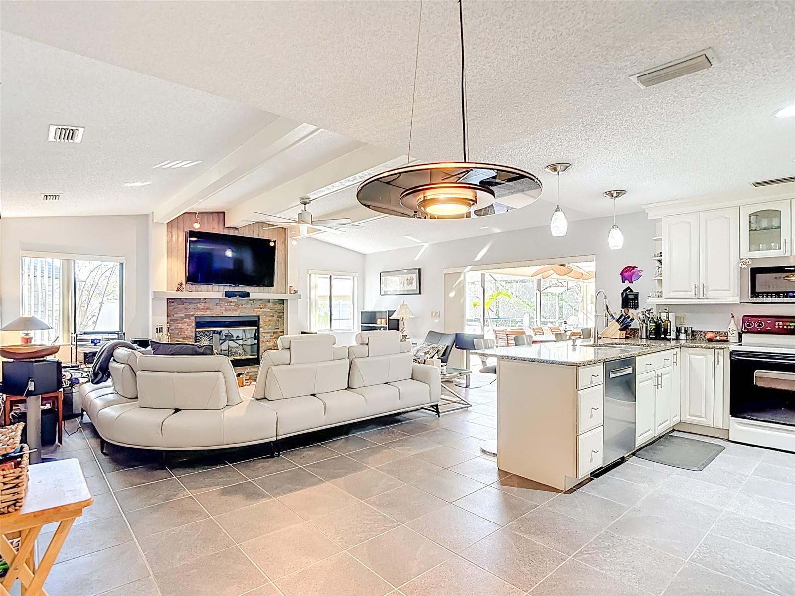 TAMPA PALMS UNIT 3 REP OF - Residential