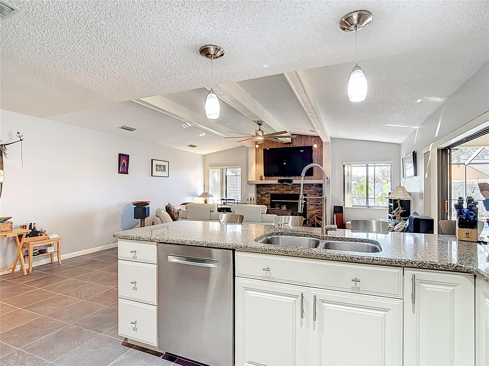 TAMPA PALMS UNIT 3 REP OF - Residential