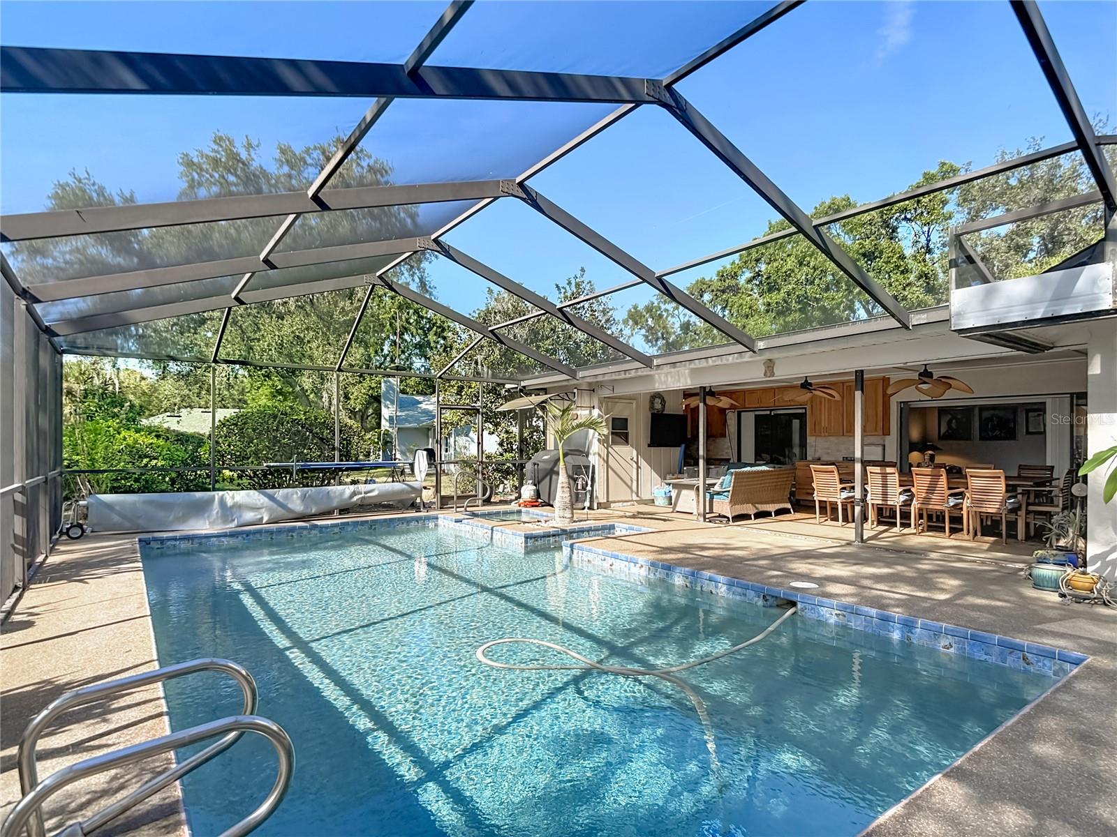 TAMPA PALMS UNIT 3 REP OF - Residential