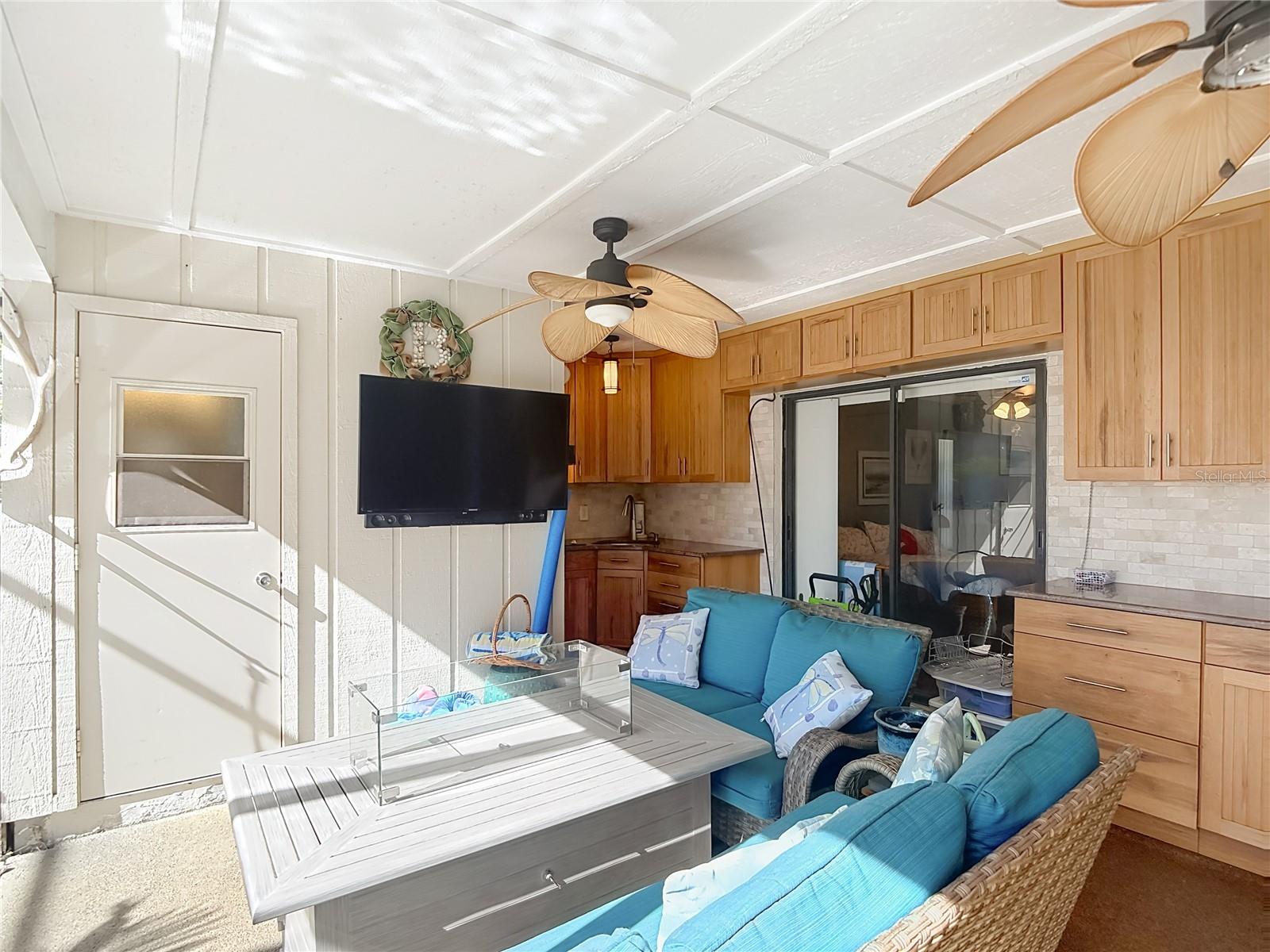 TAMPA PALMS UNIT 3 REP OF - Residential