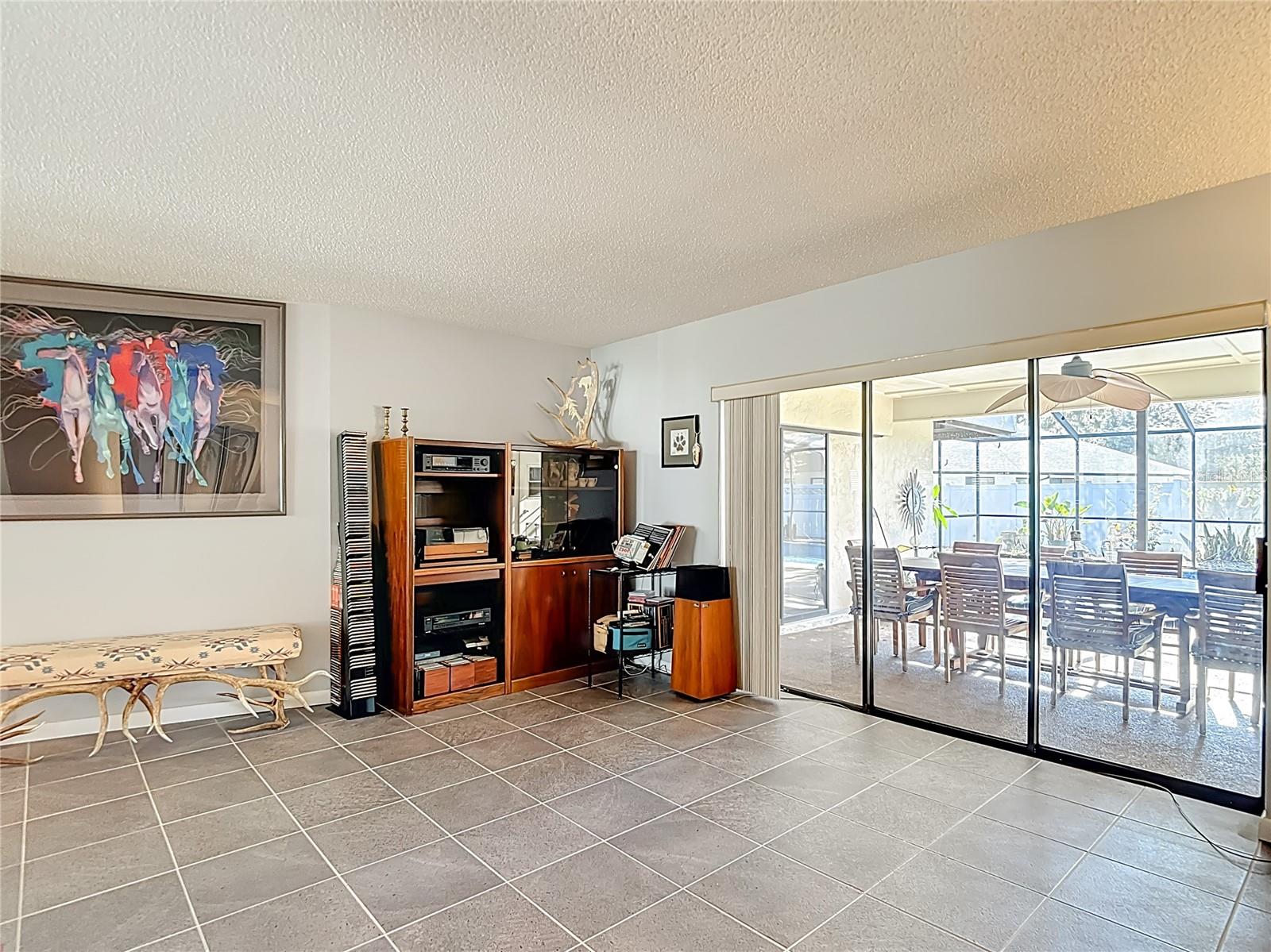 TAMPA PALMS UNIT 3 REP OF - Residential