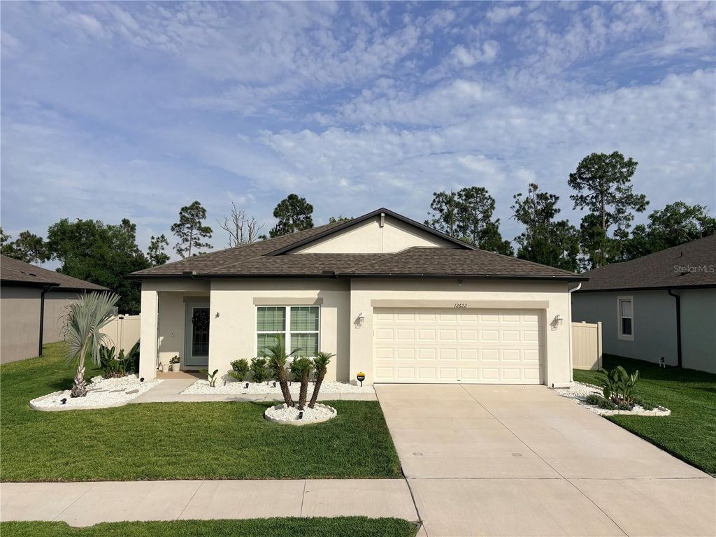 Photo of 12622 Retreat Place, Spring Hill, FL 34610 (MLS # TB8490438)