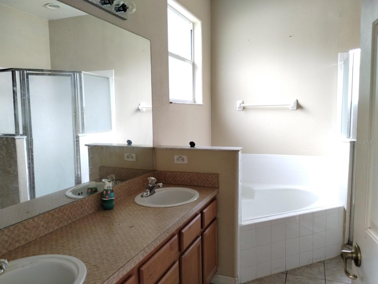 OAKS PH 1 B2 - Residential