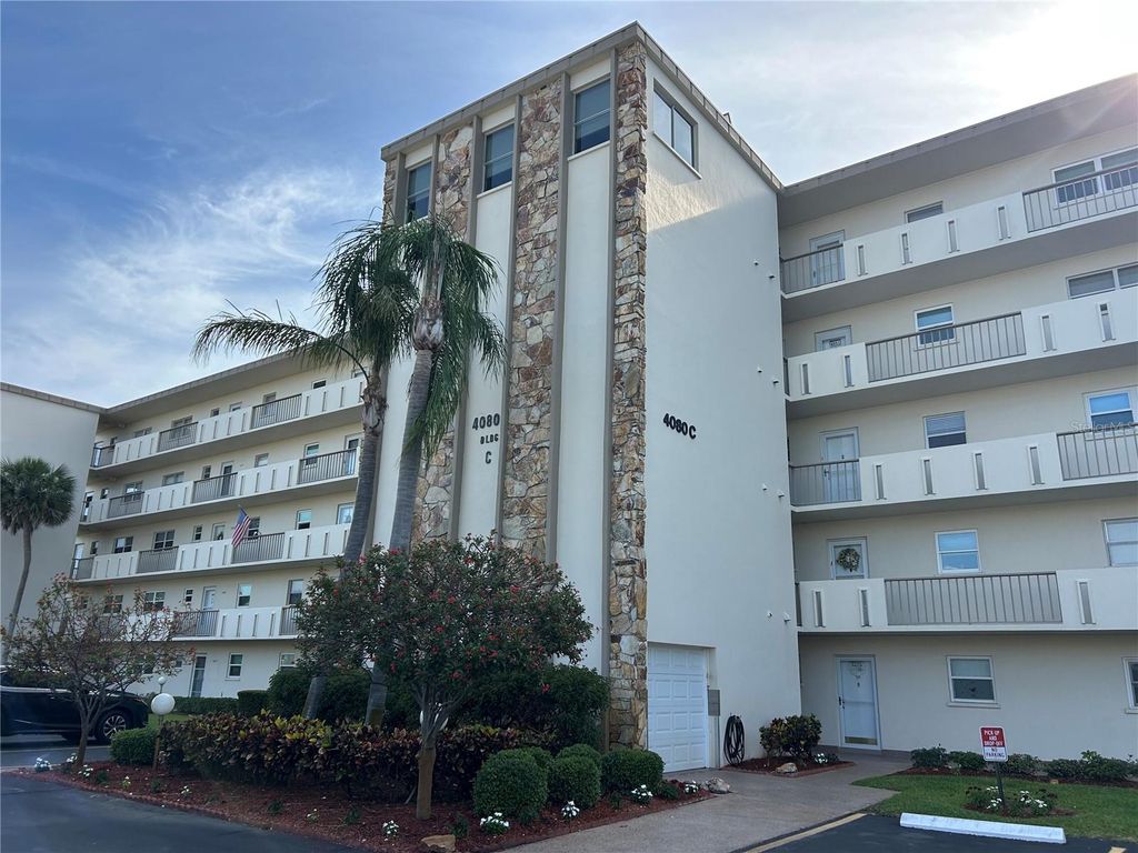 Photo of 4080 Ironwood Circle #402C, Bradenton, FL 34209 (MLS # A4683919)