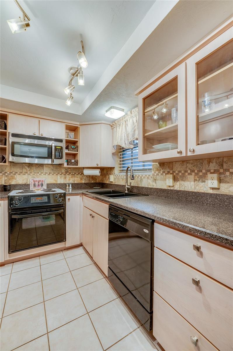 LANDMARK CONDO DECLARATION - Residential