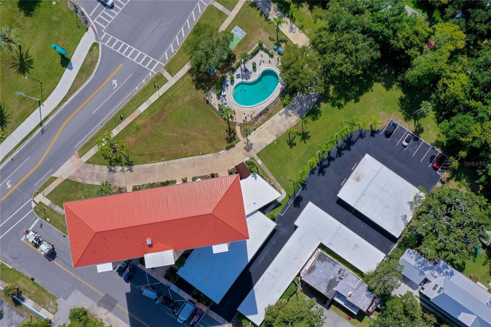 LANDMARK CONDO DECLARATION - Residential