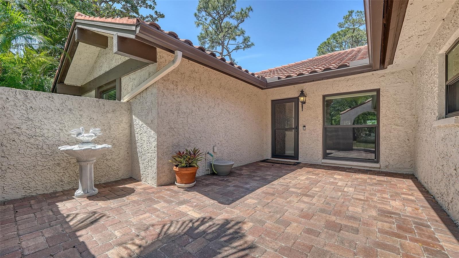 5458 GOLF POINTE DRIVE