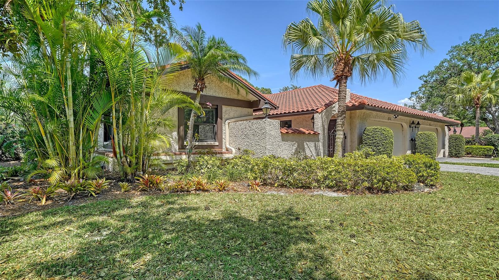 5458 GOLF POINTE DRIVE