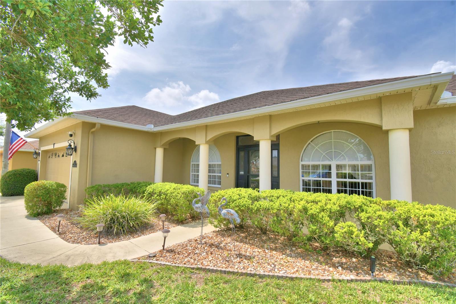112 WATERVIEW CIRCLE