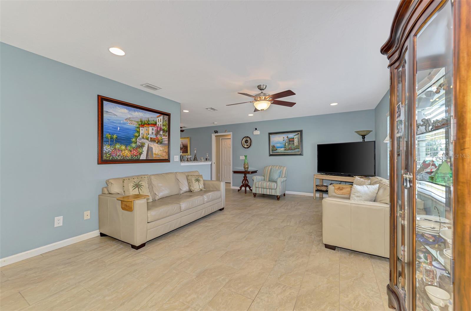 SOUTH VENICE - Residential