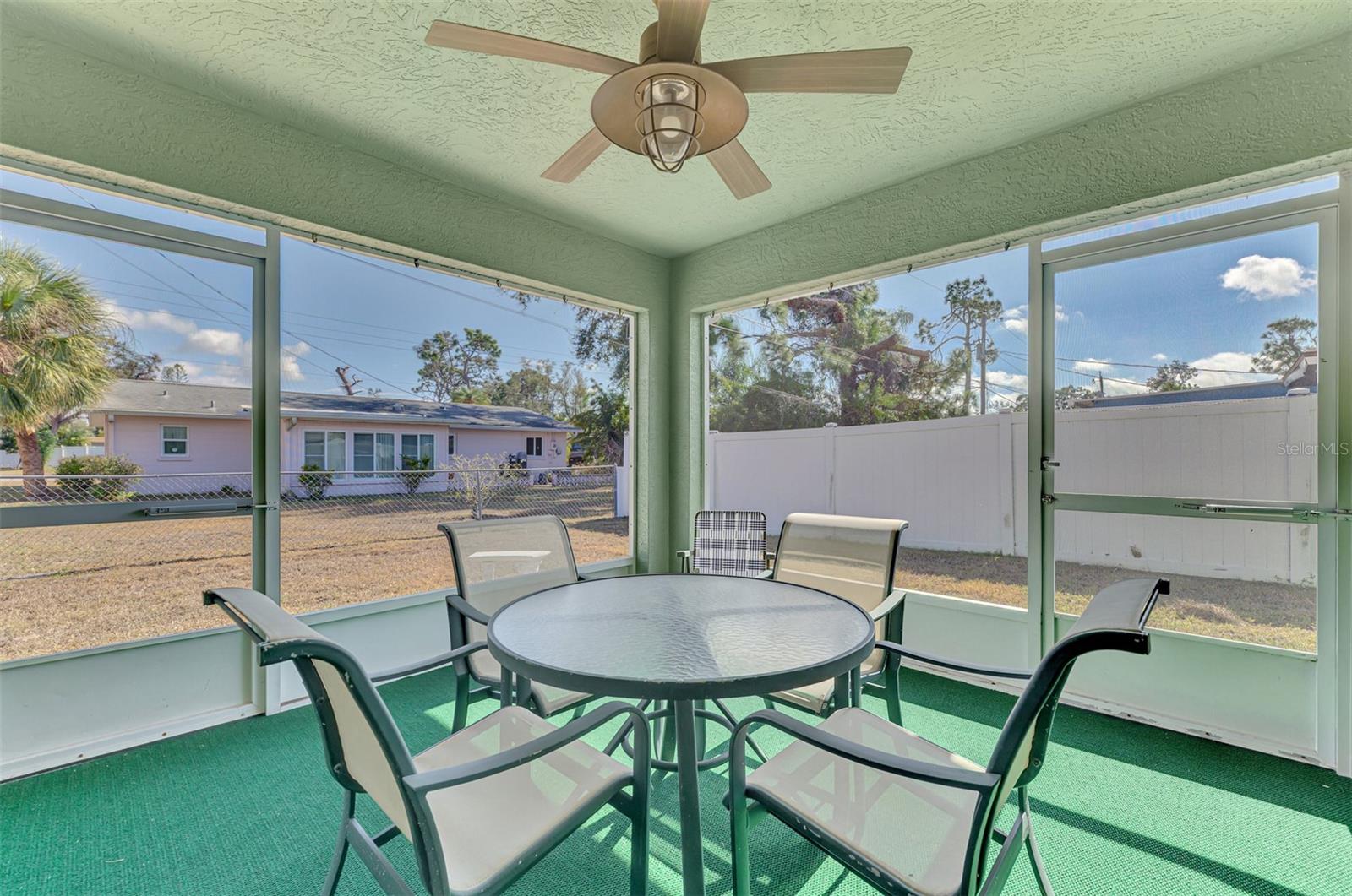 SOUTH VENICE - Residential