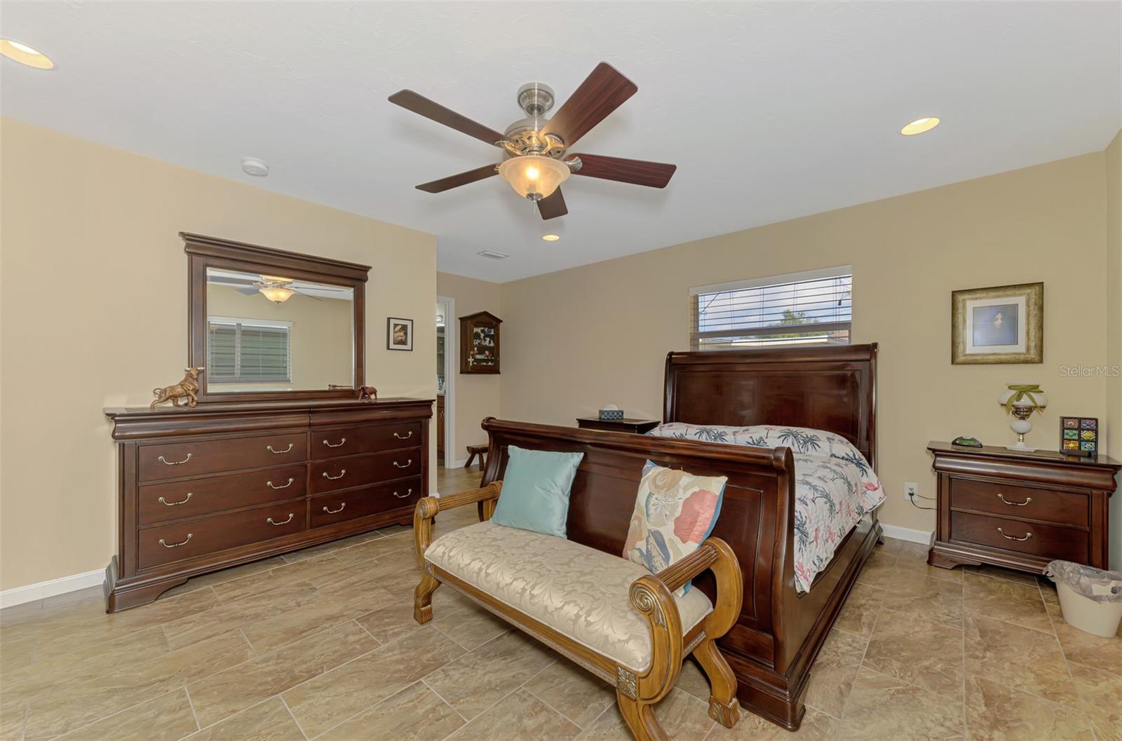 SOUTH VENICE - Residential