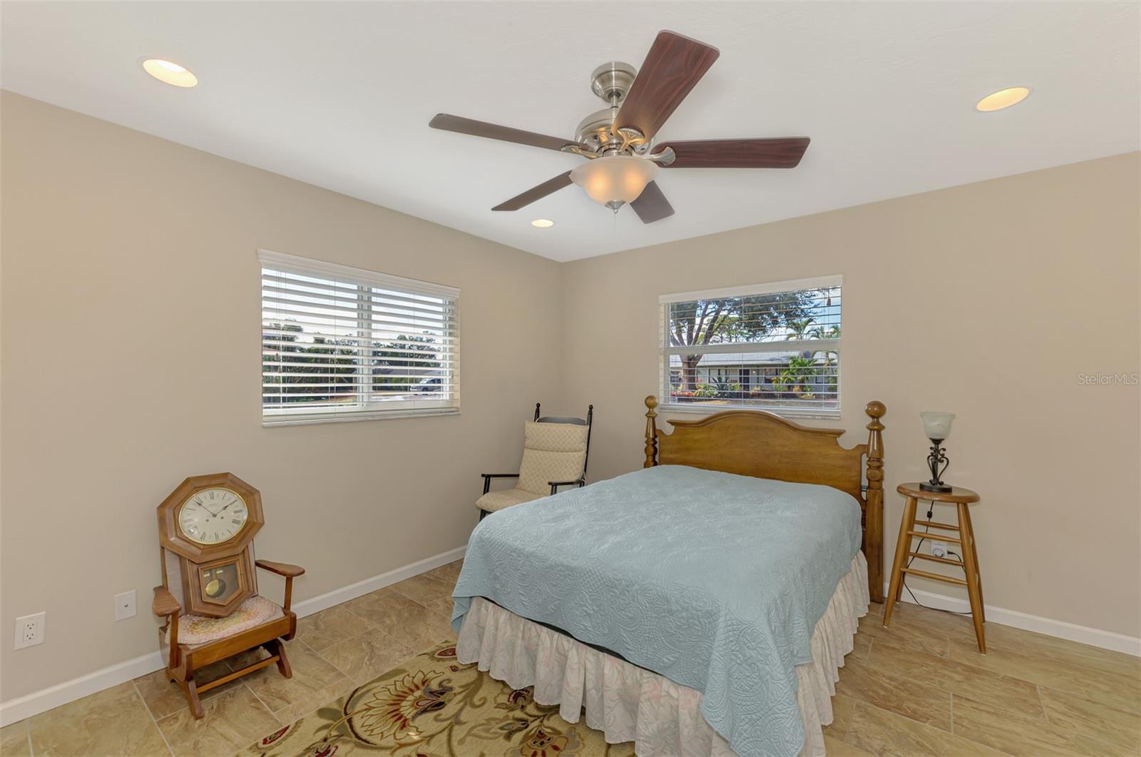 SOUTH VENICE - Residential