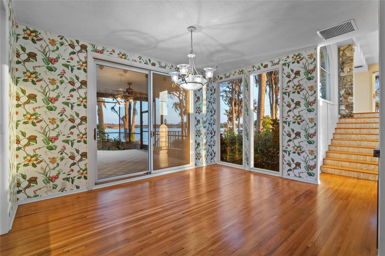 HOLLIEANNA SHORES 1ST ADD - Residential