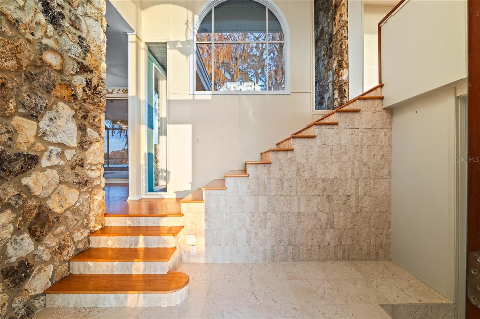 HOLLIEANNA SHORES 1ST ADD - Residential