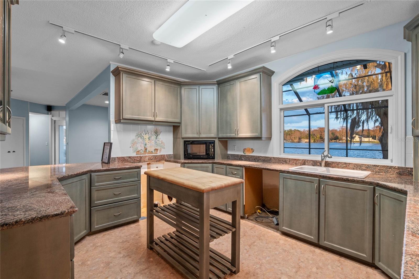 HOLLIEANNA SHORES 1ST ADD - Residential