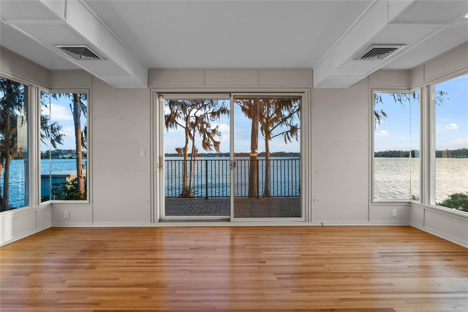 HOLLIEANNA SHORES 1ST ADD - Residential