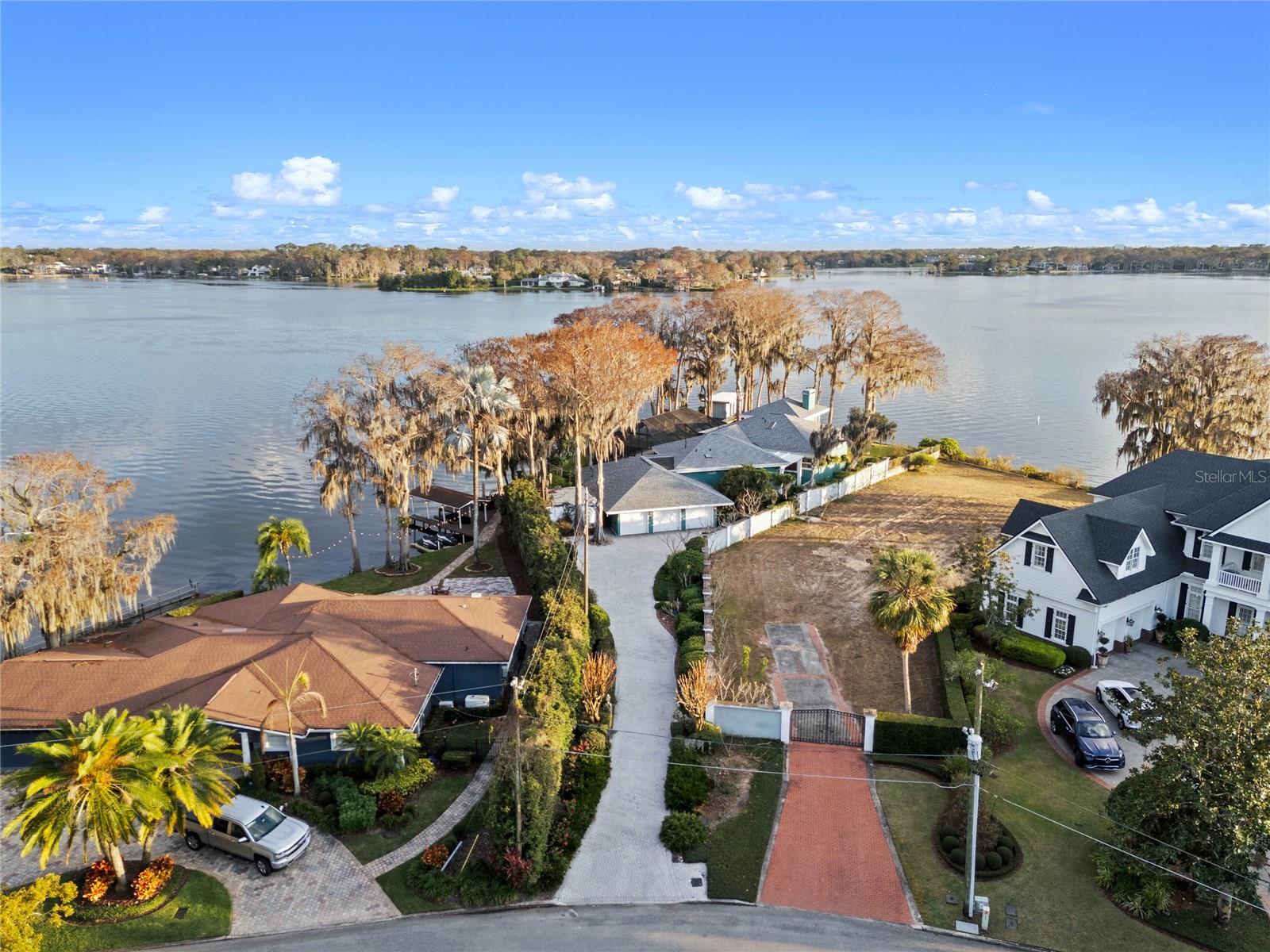 HOLLIEANNA SHORES 1ST ADD - Residential