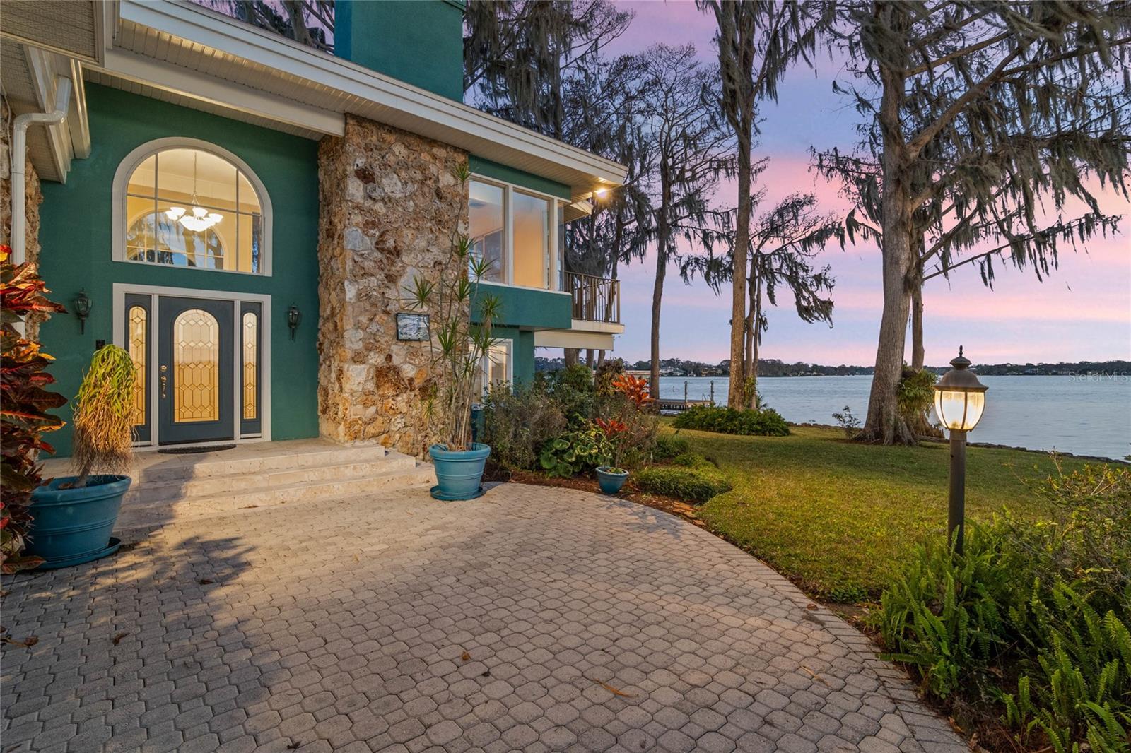 HOLLIEANNA SHORES 1ST ADD - Residential