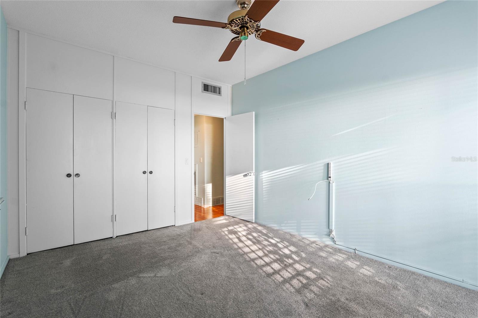 HOLLIEANNA SHORES 1ST ADD - Residential