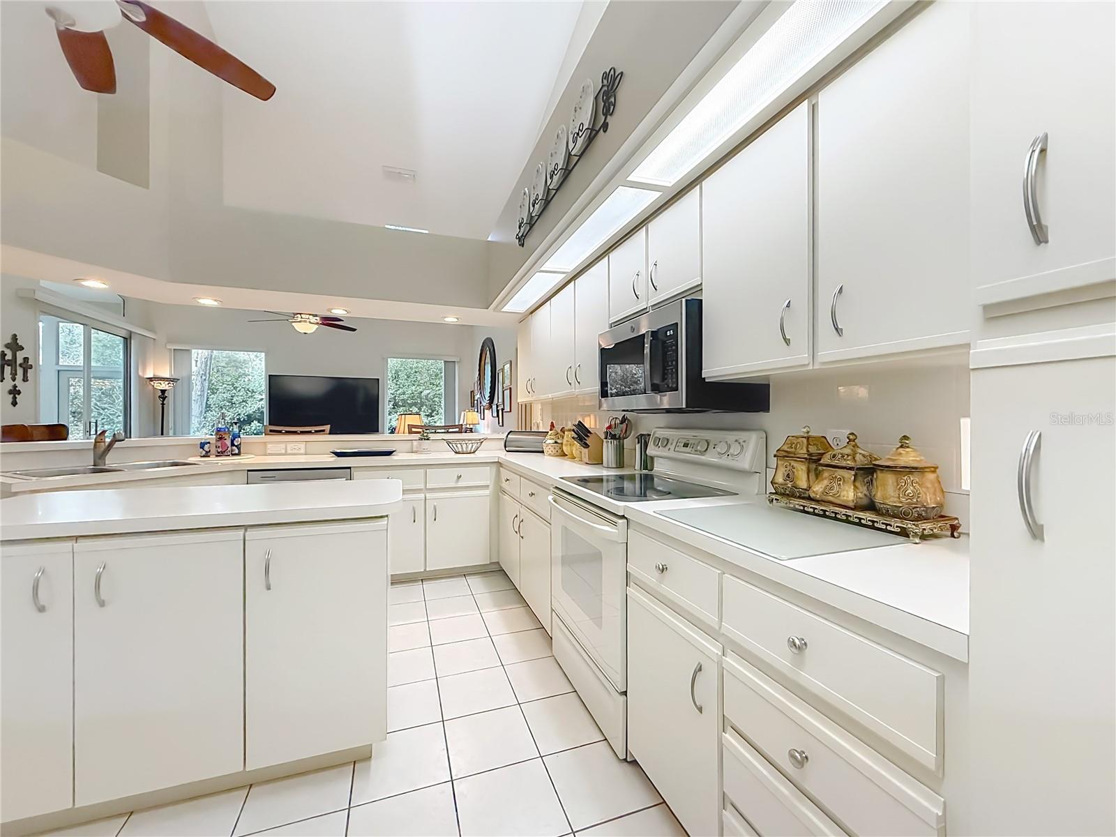 RAINBOW SPRINGS COUNTRY CLUB ESTATES - Residential