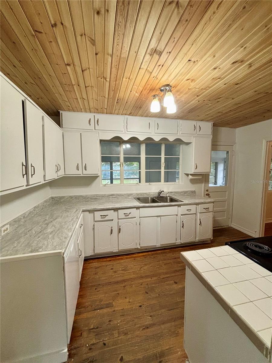 WYOMINA TERRACE - Residential Lease