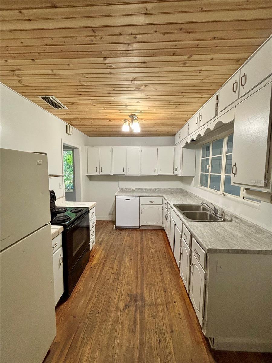 WYOMINA TERRACE - Residential Lease
