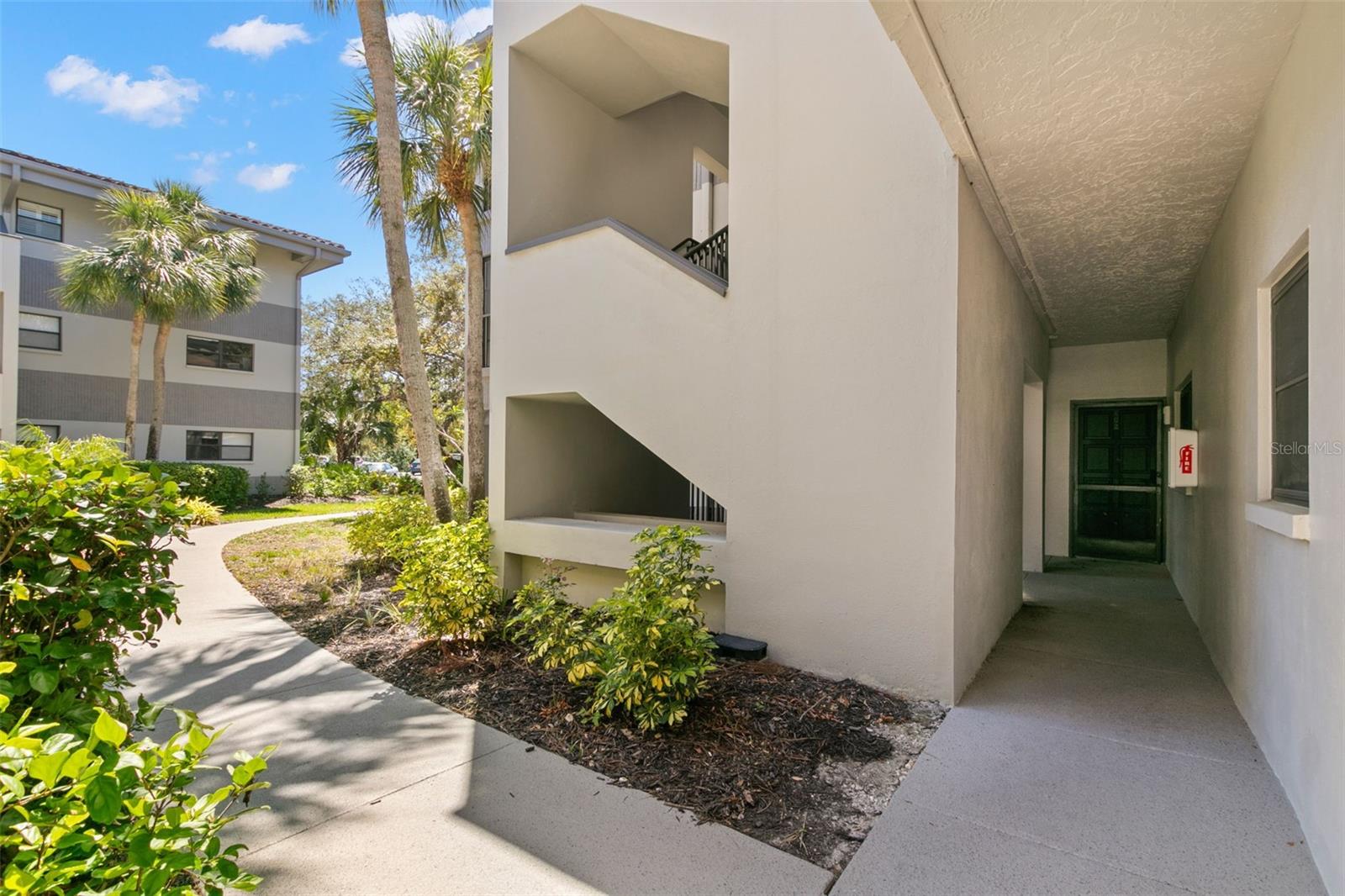 2650 COUNTRYSIDE BOULEVARD B102