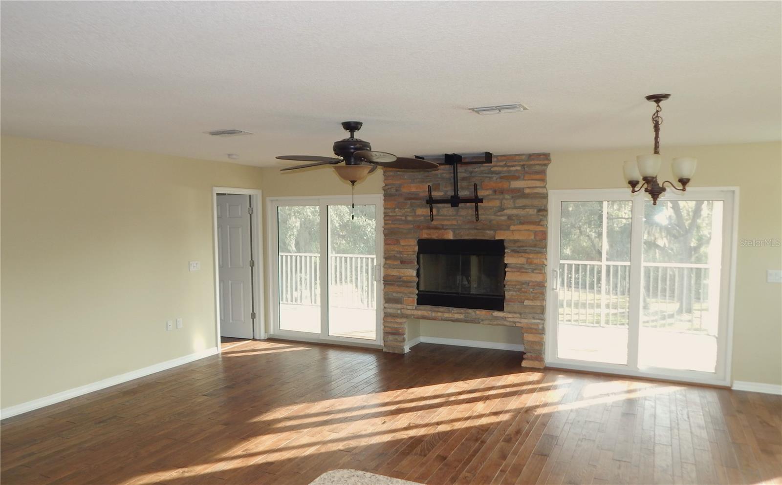 EDGEWATER GARDENS - Residential