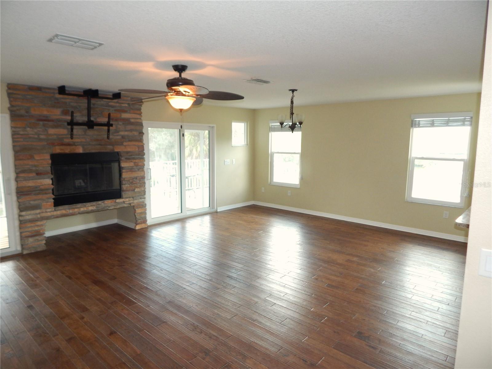 EDGEWATER GARDENS - Residential