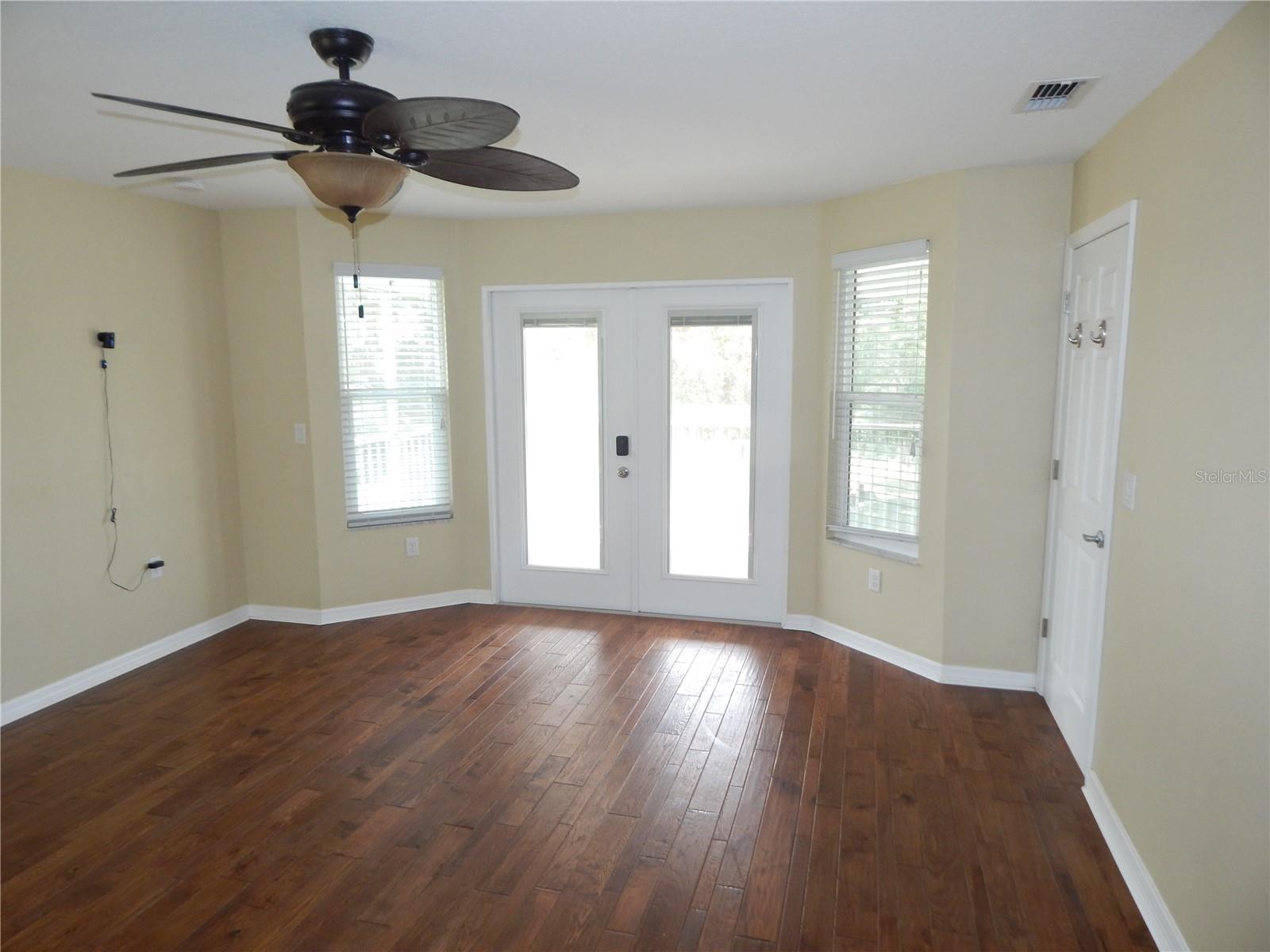 EDGEWATER GARDENS - Residential