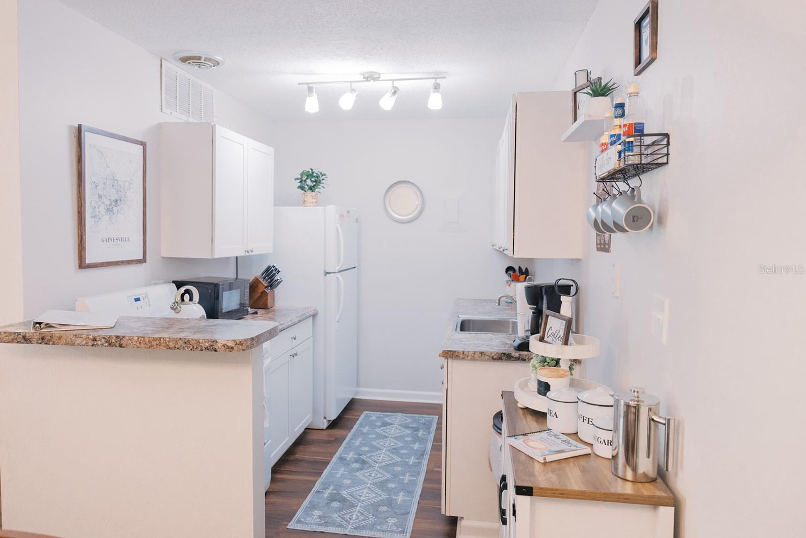 SUMMIT HOUSE - Residential