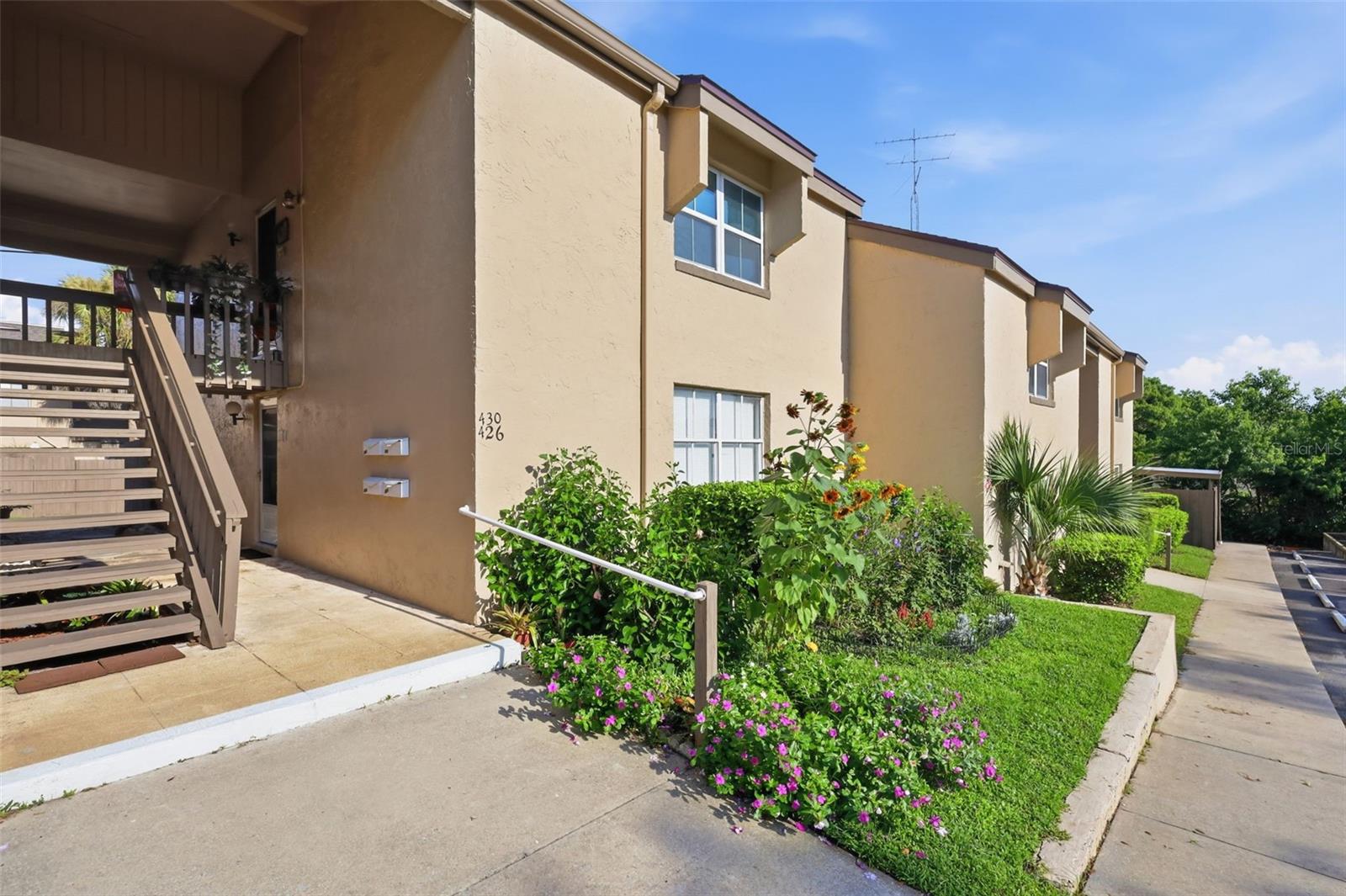 430 WINDMEADOWS STREET